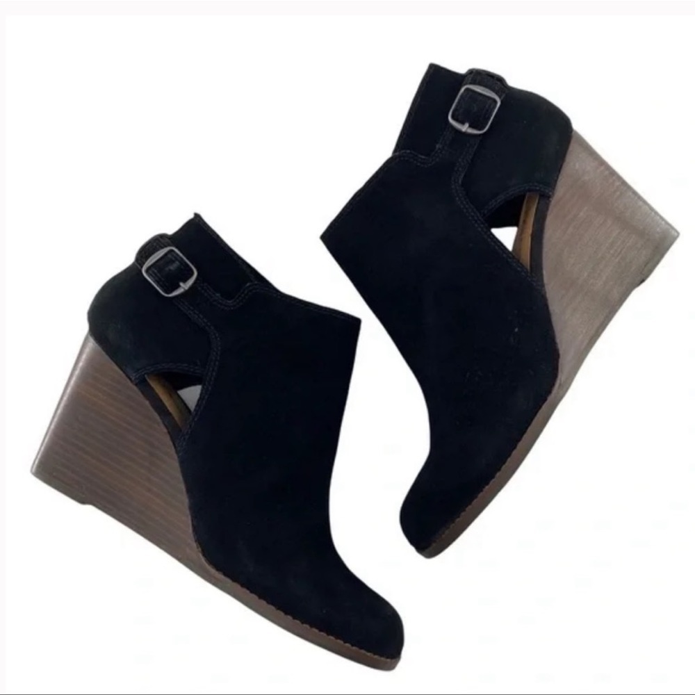 NEW in Box Lucky Brand Yesrah Suede Cutout Buckle Wedge Bootie Black 7.5M Boho